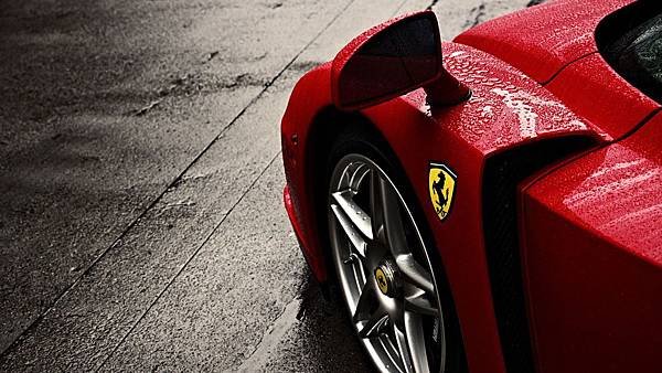 ferrari_enzo_in_rain_hd_wallpaper