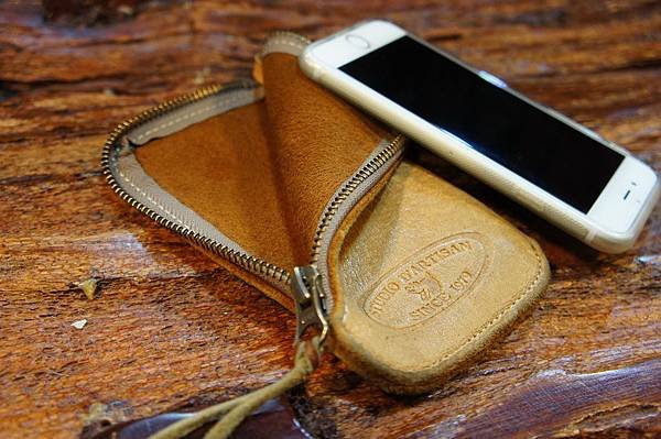 SD deerskin cell phone case_2.JPG