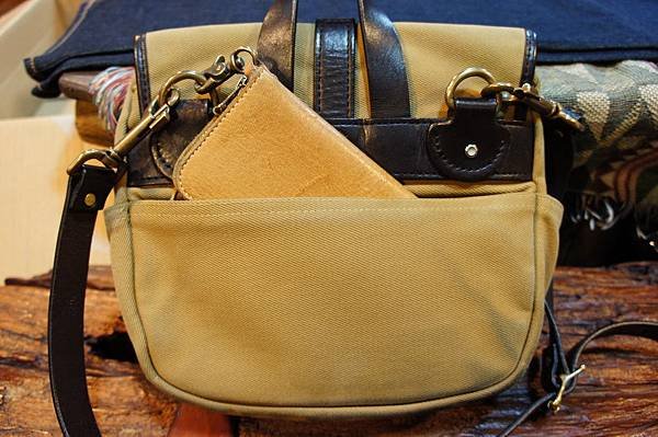 SD deerskin cell phone case_3.JPG
