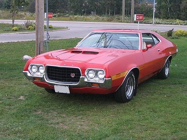 800px-1972_Ford_Gran_Torino_Sport_SportsRoof