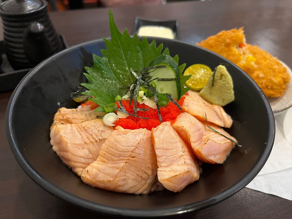 {八德美食餐廳}滝神丼飯｜勸你開店就進來｜豐盛的無限味增湯，