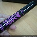 essence I LOVE EXTREME Volume Mascara1.jpg