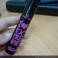 essence I LOVE EXTREME Volume Mascara2.jpg