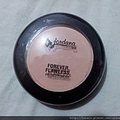 CherryCulture-3rd-Jordana-ForeverFlawlessPressedPowder-LightBeige1