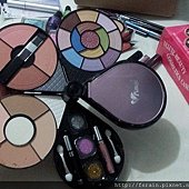 CherryCulture-2nd-AmuSe-BigFanMakeupKit-aka-DeluxeBeautyCosmeticsCase-unboxed6