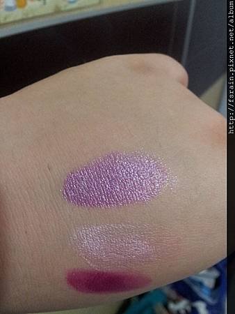 L.A. Colors Lipstick-Grape Crush Swatch-01