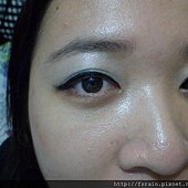 Essence Mini Review Day 1-Eyes-04