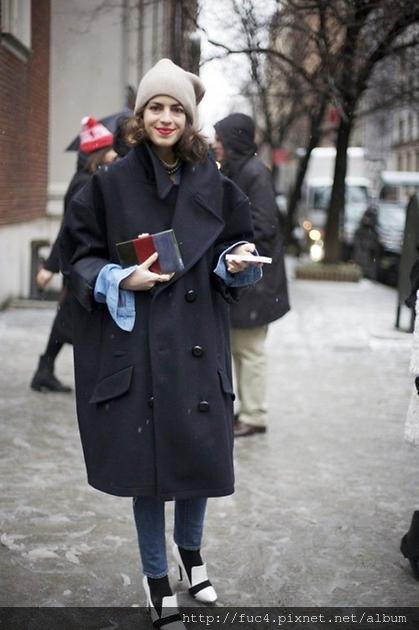 titoBsMoD7G4ROjqRAGawAWJUwtWLU7c_Leandra Medine3.jpg
