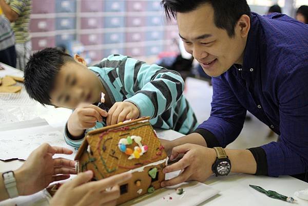 睦祥育幼院手工薑餅屋 (55).JPG