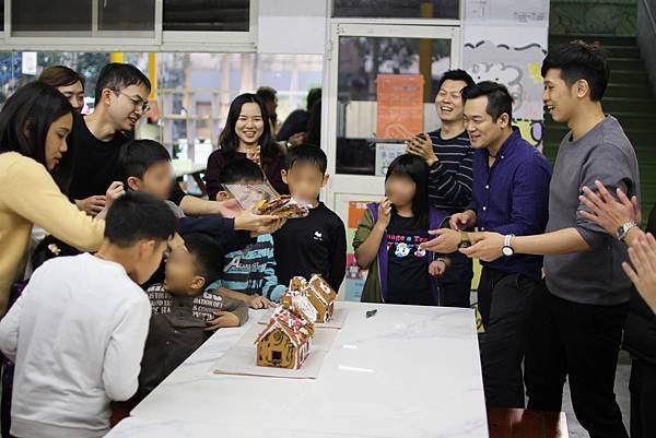 睦祥育幼院手工薑餅屋 (82).JPG