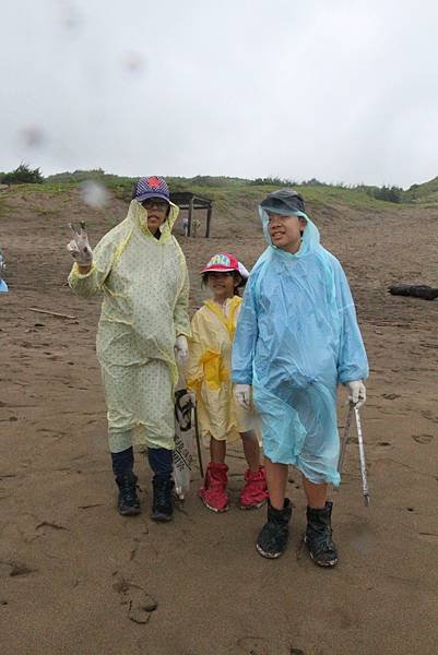 扶輪社白沙灣風雨淨灘 (66).JPG