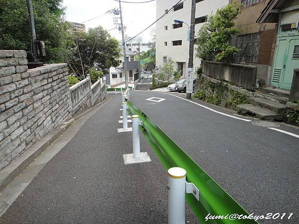 前往根津神社的道路上