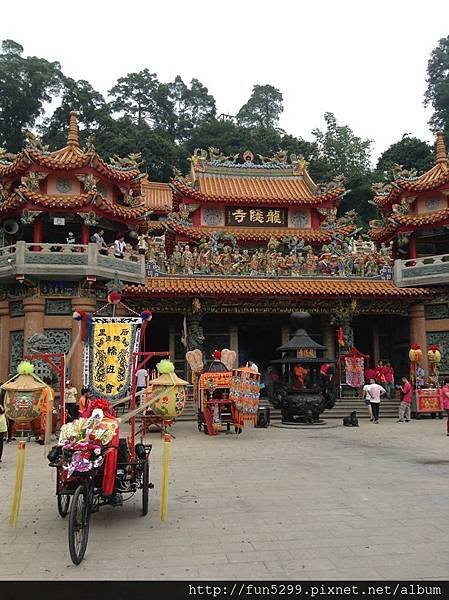 新加坡：鍾小姐全家福在阿里山-龍隱寺~