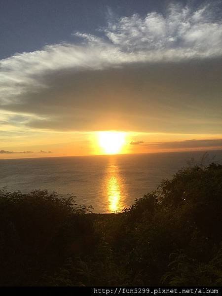 香港 麥小姐全家福~在墾丁關山看夕陽~~