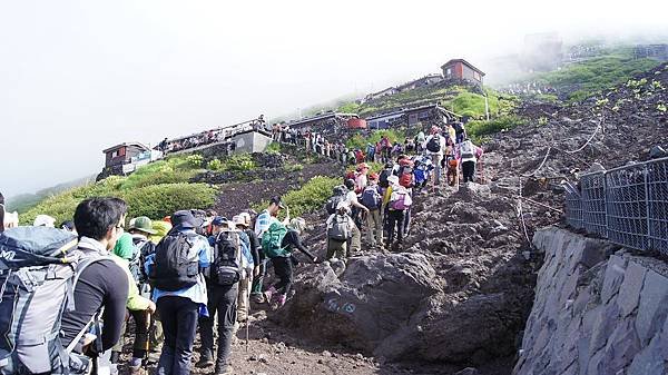 日本自助遊 [富士山登頂遊記及注意事項]