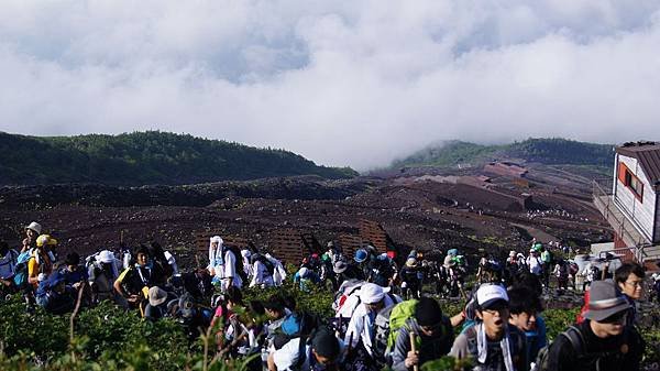 日本自助遊 [富士山登頂遊記及注意事項]