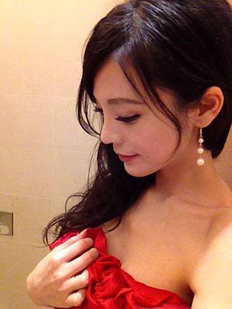 吳依潔大膽扮女僕　絕對領域曝光超勾人9.jpg