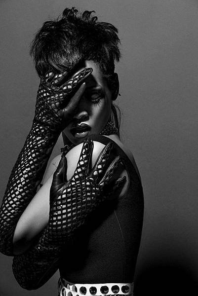 Rihanna-Inez-Vinoodh9-730x1095.jpg