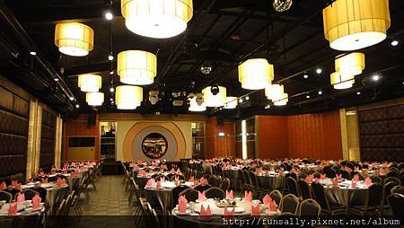 宴客餐廳(往舞台正拍).JPG
