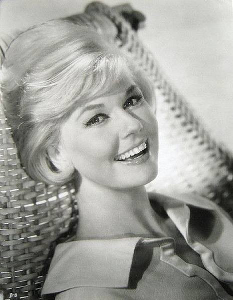 Doris-Day-Profile-Dp-pics-whatsapp-facebook-86.jpg