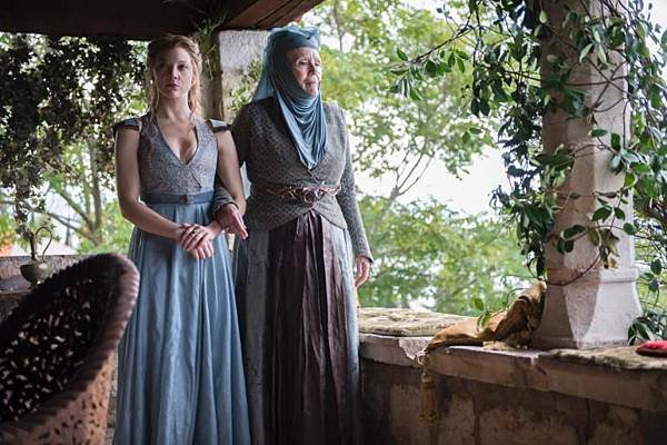 margaery-tyrell-and-her-grandmother-olenna-redwyne-game-thrones.jpg