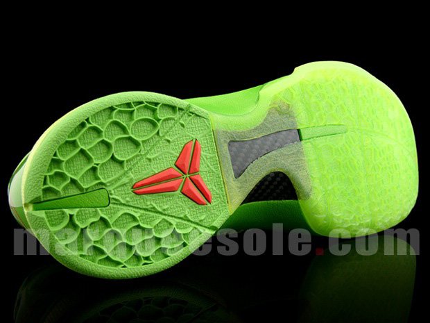 Nike-Zoom-Kobe-VI-Christmas-06.jpg