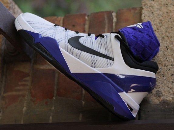 Nike-Zoom-Kobe-VII-Supreme-13.jpg