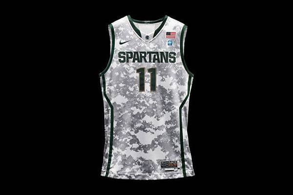 nike-jordan-brand-hyperelite-carrier-classic-uniforms-3-620x413.jpg