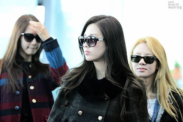 Seohyun-Airport-Fashion-Korea-to-New-York-seohyun-girls-generation-28702405-1000-667.jpg