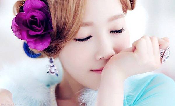 10330-taetiseos-taeyeon-twinkle-teaser-capture-reveals-her-flawless-beauty