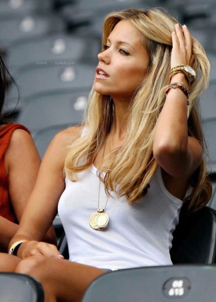 Euro 2012’s Gorgeous Female Fans (23)