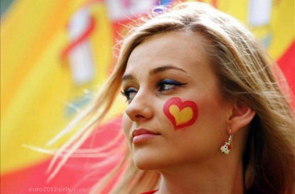 fans-4-Girls-From-Euro-2012-600x395