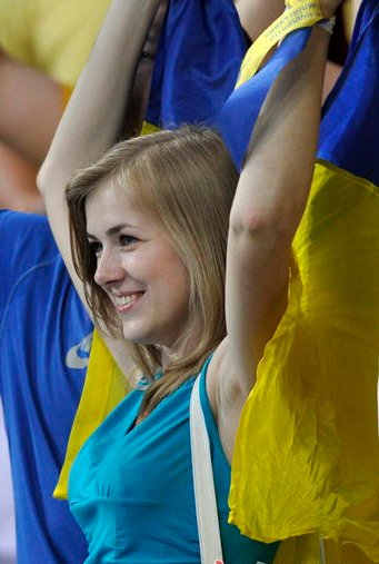 Ukrainian-girl-soccer-fan