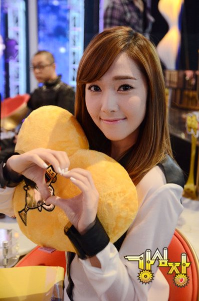 Jessica-jung-sisters-27064003-397-600