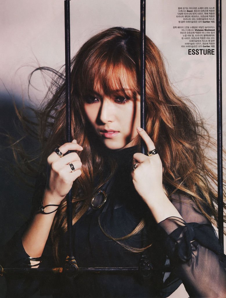 jessica-w-magazine-8