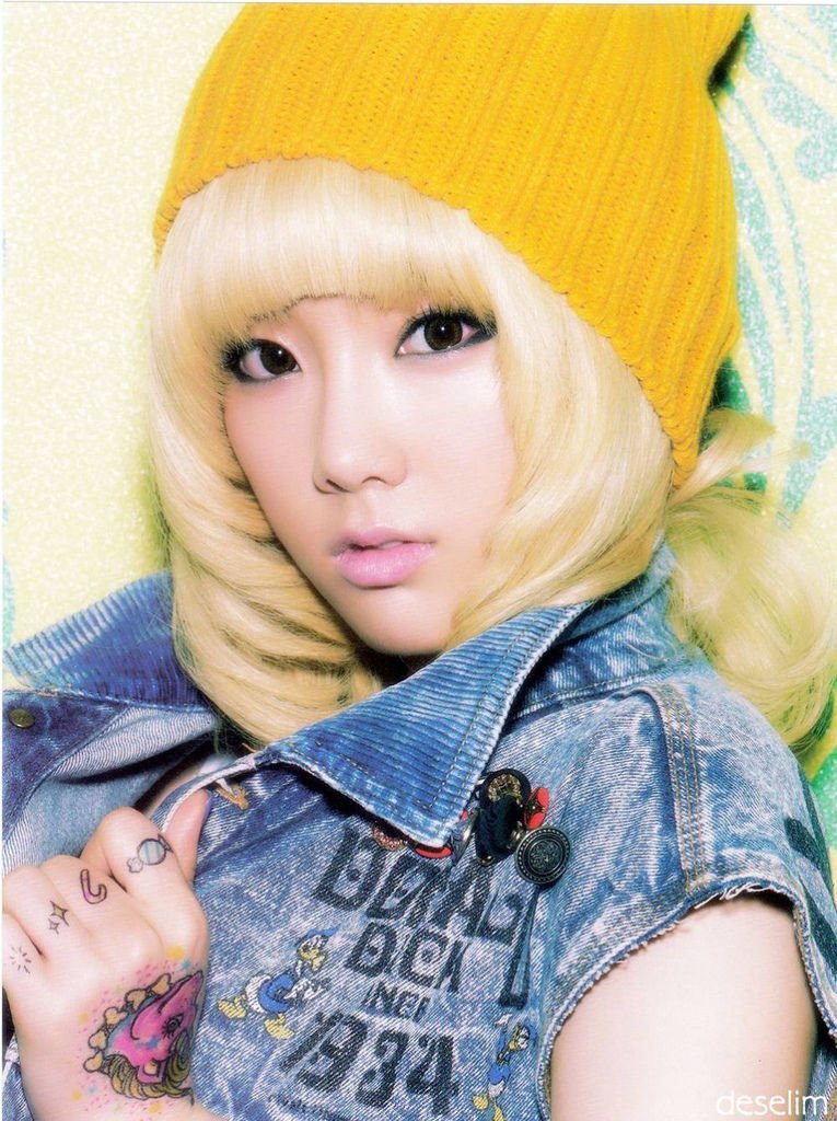 taeyeon_in_yellow_beanie-11903