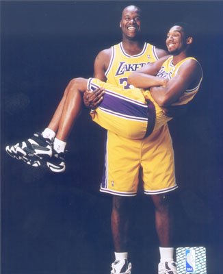 AACZ027~Shaquille-ONeal-and-Kobe-Bryant--Photofile.jpg