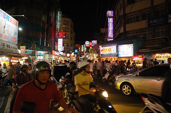 沒錯!!就是東海夜市