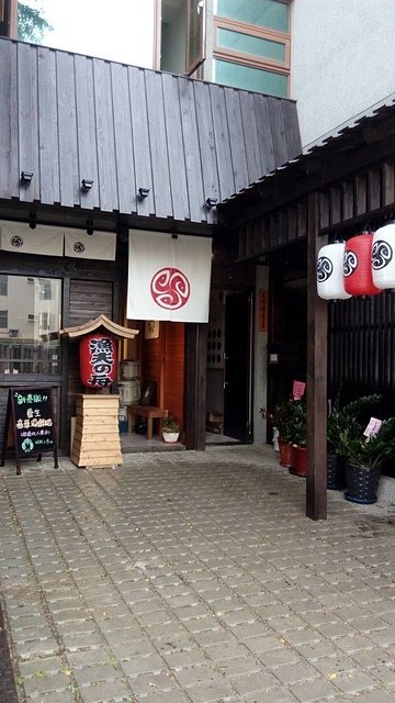 店面南方松飾板