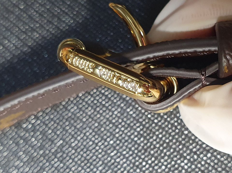 Louis Vuitton【郵差包】LV Pochette 