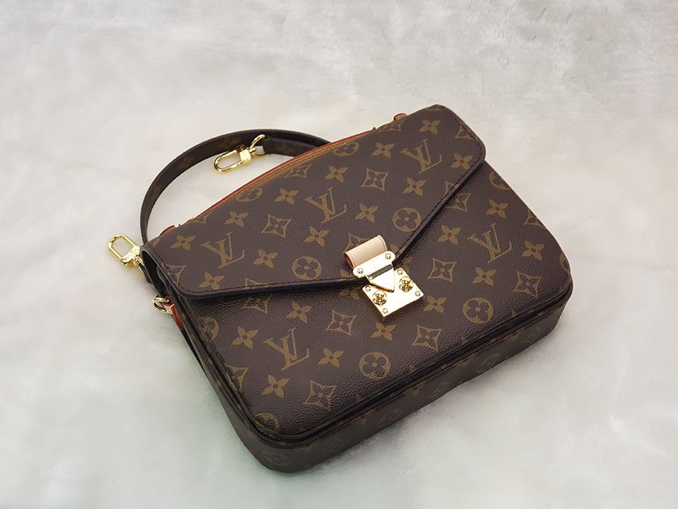 Louis Vuitton【郵差包】LV Pochette 