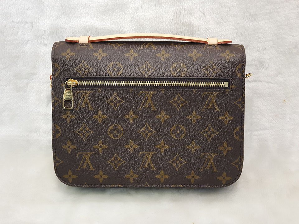 Louis Vuitton【郵差包】LV Pochette 