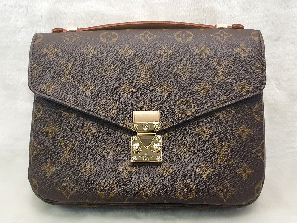 Louis Vuitton【郵差包】LV Pochette 