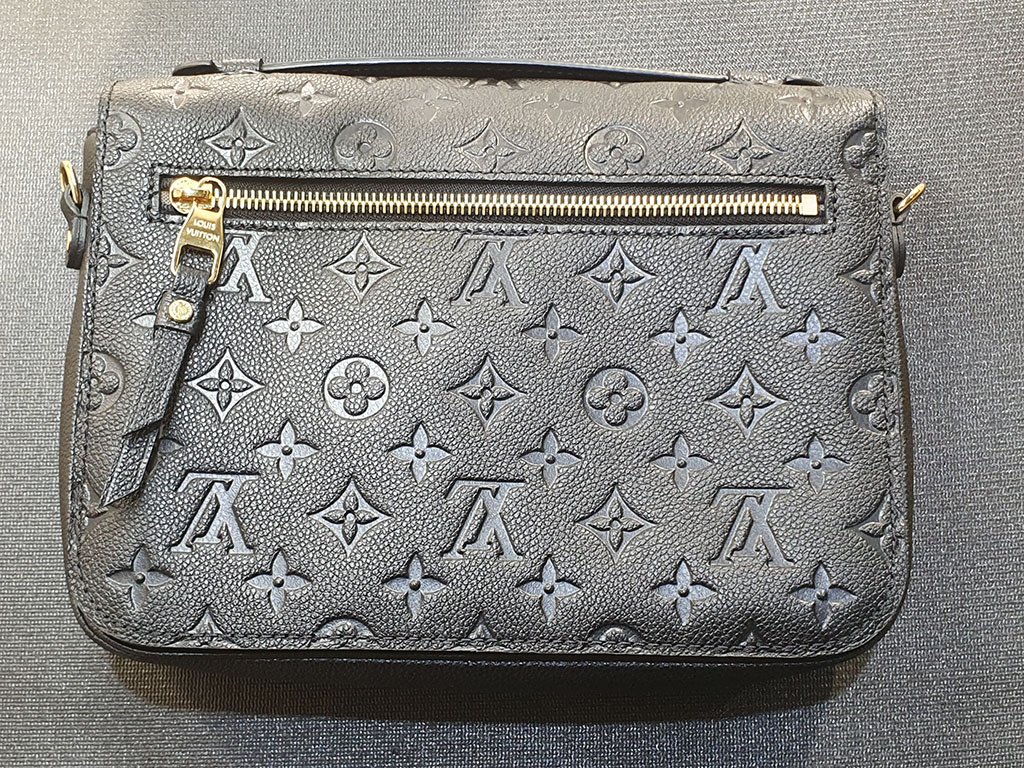 Louis Vuitton【學院包】LV Pochette 