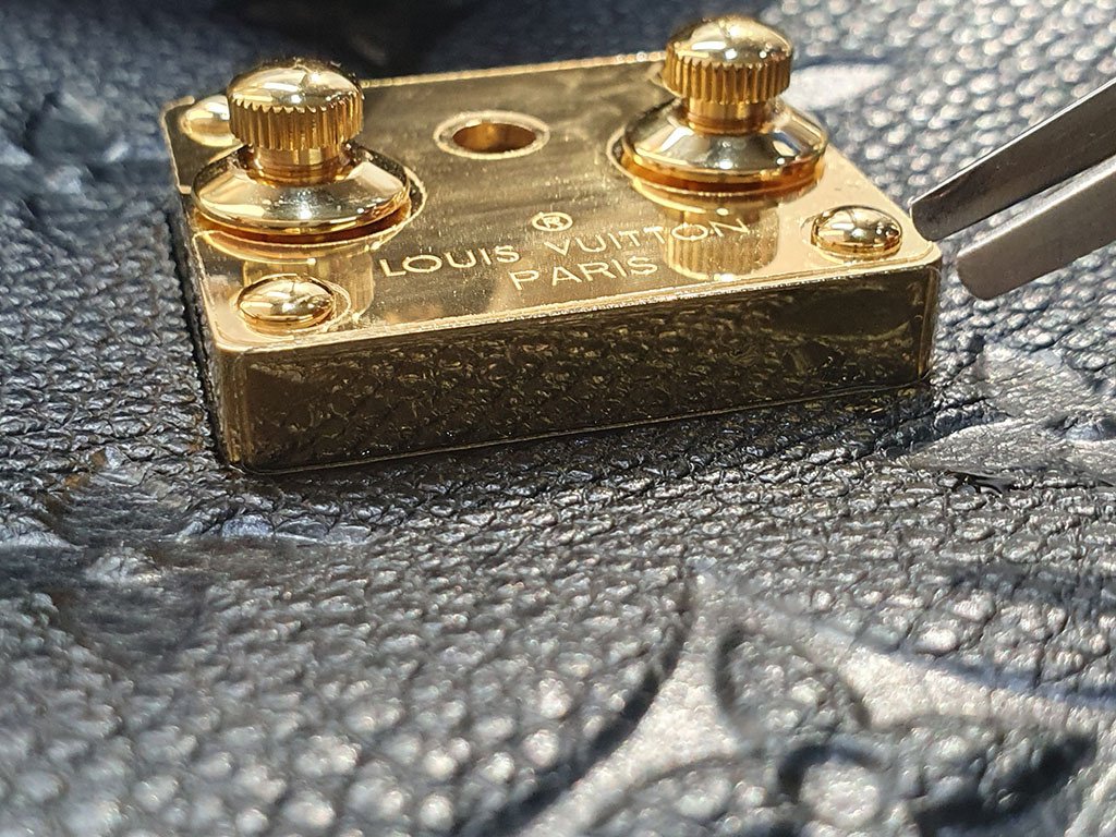 Louis Vuitton【學院包】LV Pochette 