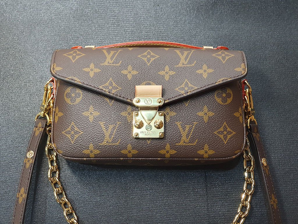 Louis Vuitton【新款郵差包】LV Pochett