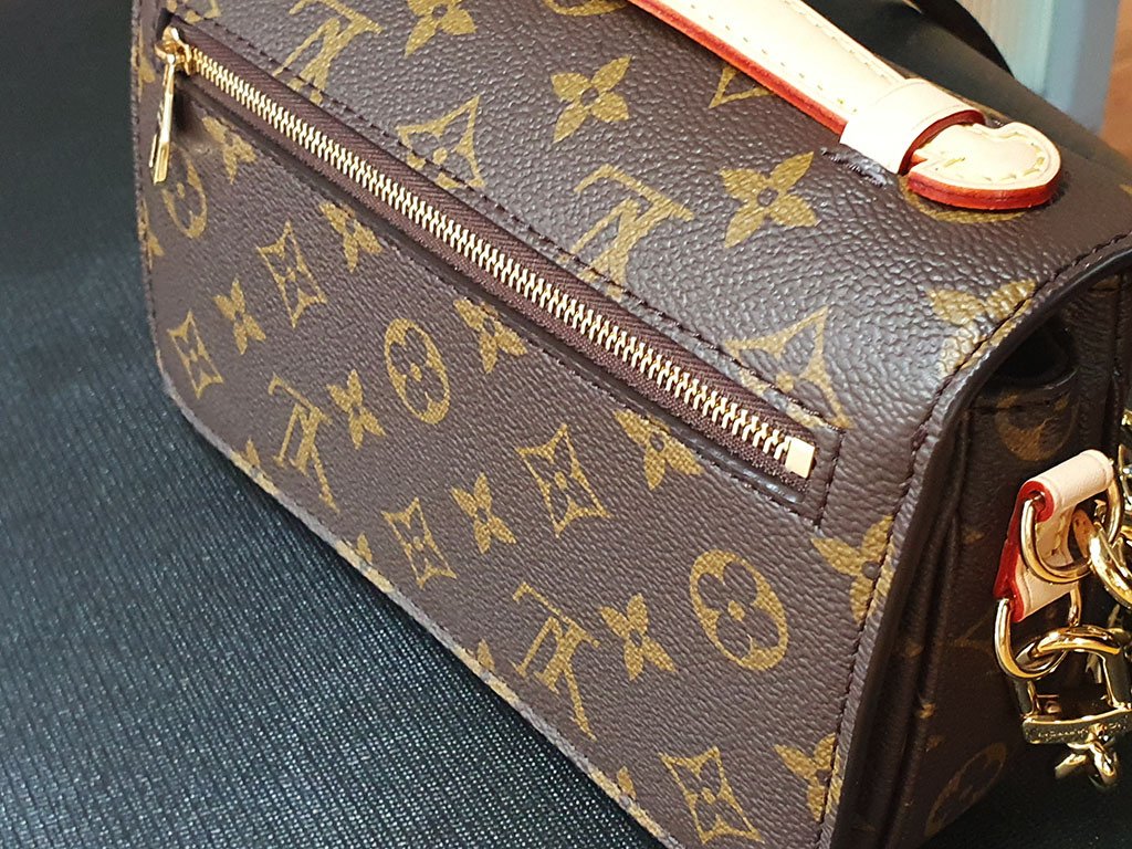 Louis Vuitton【新款郵差包】LV Pochett