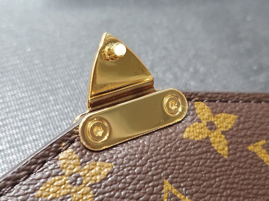 Louis Vuitton【新款郵差包】LV Pochett