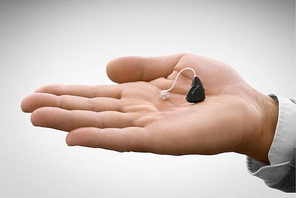 Resound Alera Wireless Digital hearing aid.jpg