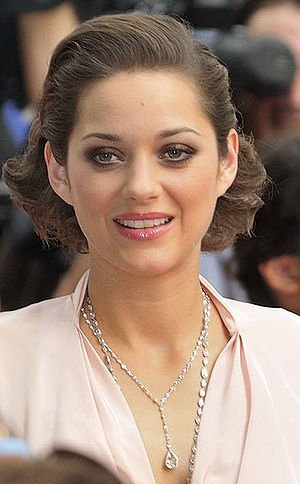 Marion_Cotillard_(July_2009)_1